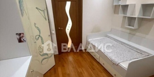 3-комн квартира ул 800-летия Москвы,  д. 32