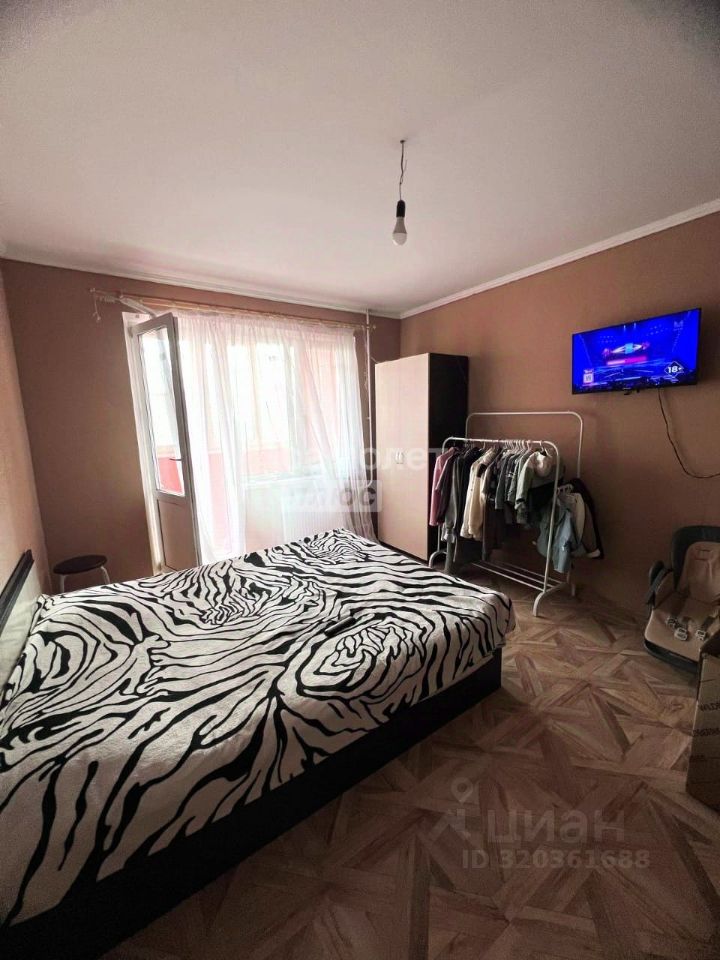 Продажа 3-комн квартиры на вторичном рынке Новые Островцы мкр, д. Островцы, улица Баулинская, 4