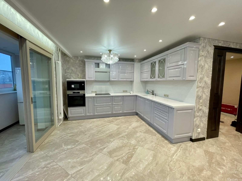 Продажа 3-комн квартиры на вторичном рынке Заревый проезд,  10