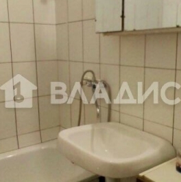 Продажа 2-комн квартиры на вторичном рынке Новорогожская улица,  д. 8