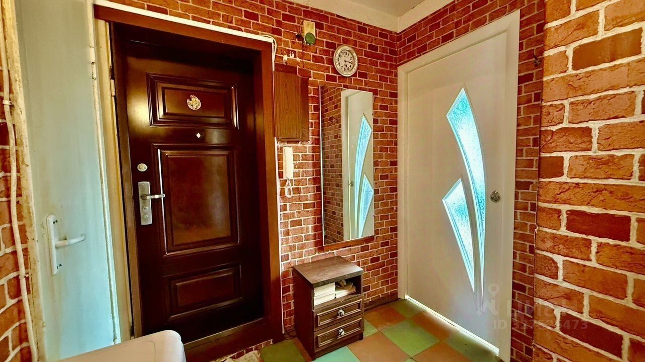 Продажа 3-комн квартиры на вторичном рынке Кингисепп, Большая Советская улица, 9