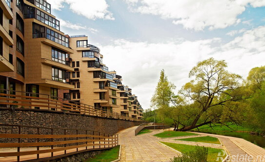 Продажа 1-комн квартиры на вторичном рынке Новогорск, ул Заречная,  д. 2,  к. 3