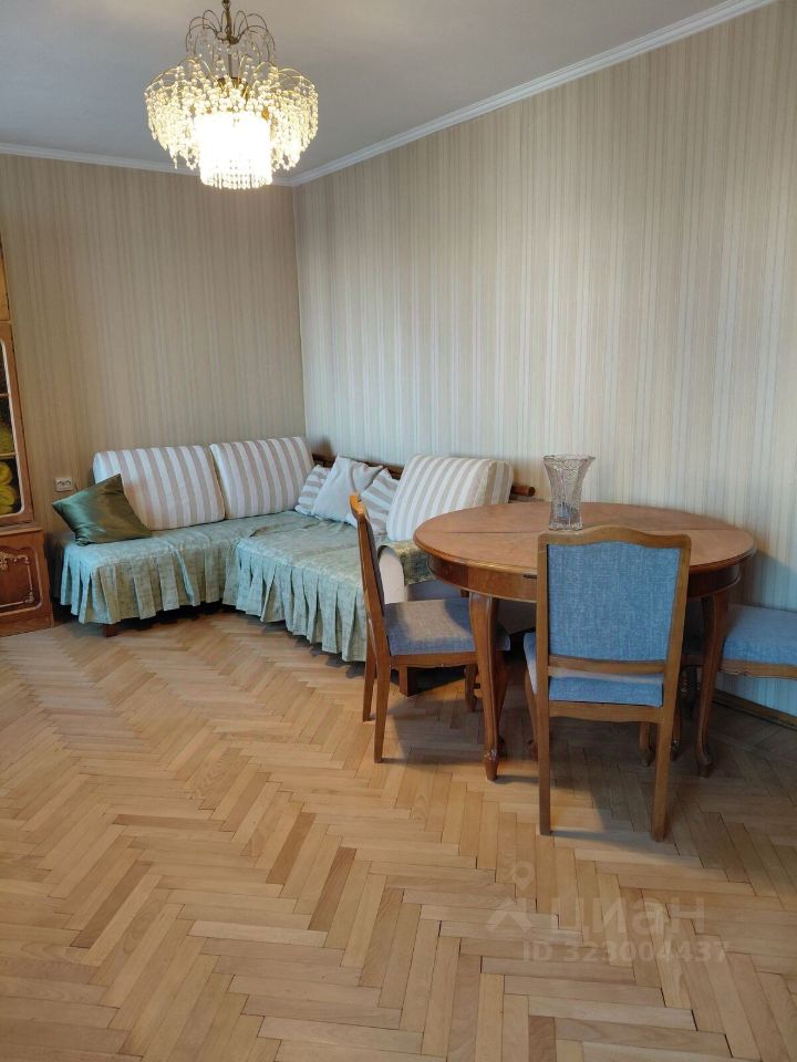 Аренда 3-комн квартиры на вторичном рынке улица Маршала Захарова, 30К1