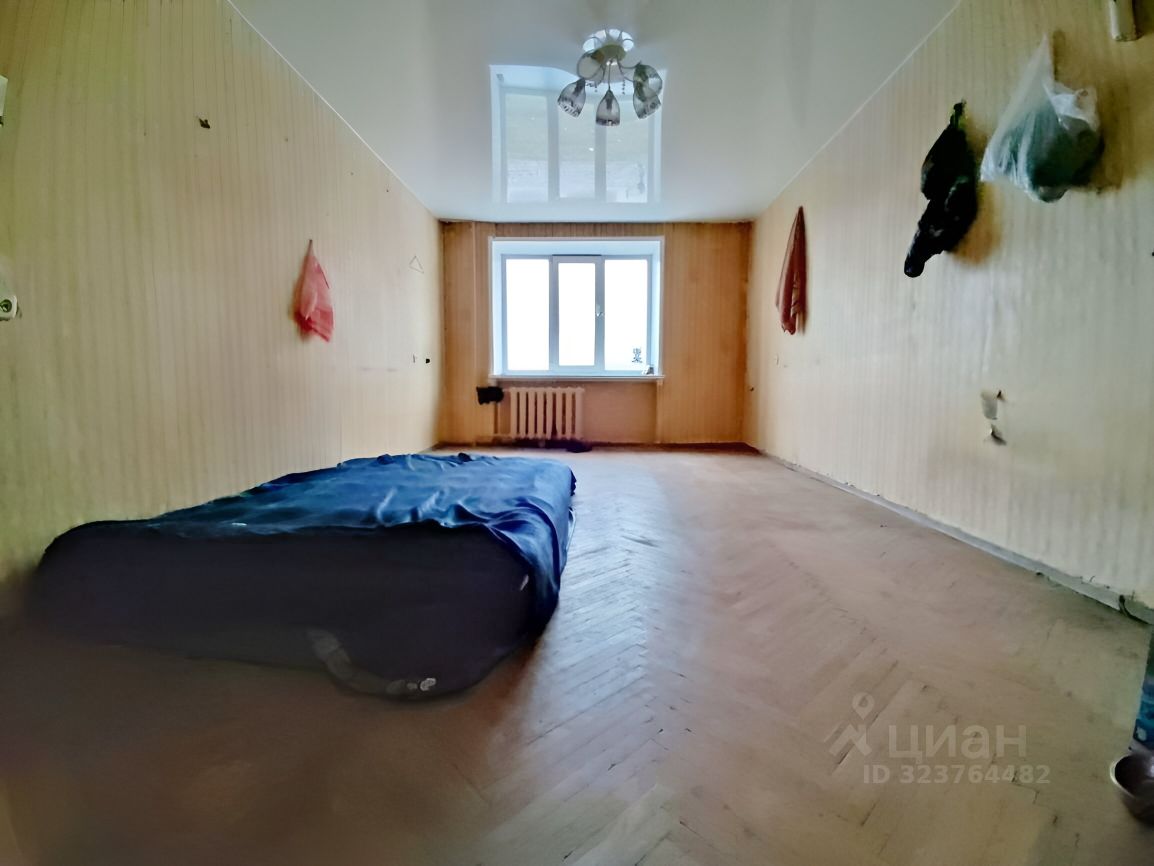 Продажа 3-комн квартиры на вторичном рынке Бухарестская улица, 72к8