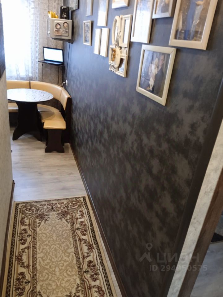 Продажа 2-комн квартиры на вторичном рынке пос. Новый Свет, 27