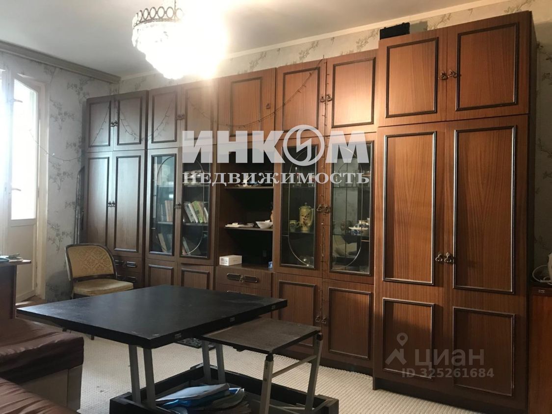 Продажа 2-комн квартиры на вторичном рынке улица Декабристов, 28К2