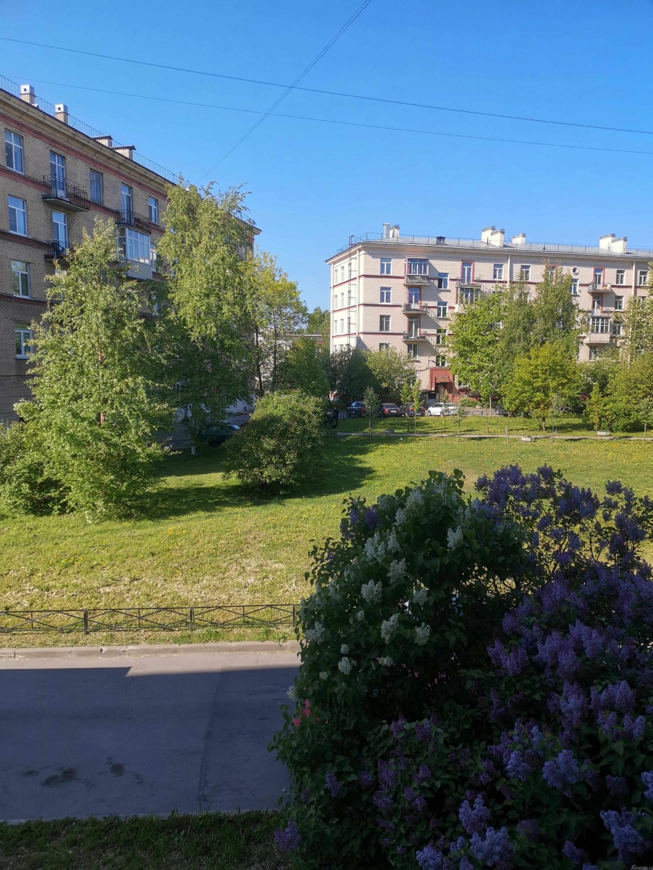 Продажа 3-комн квартиры на вторичном рынке Ольги Берггольц ул ,  д. 9,  к. 1