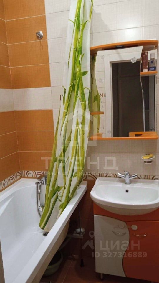 Продажа 1-комн квартиры на вторичном рынке Красное Село, улица Первого Мая, 3