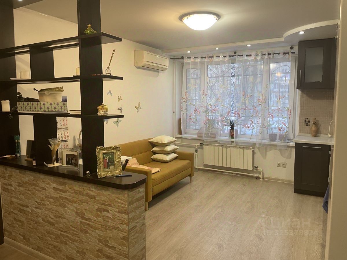 Продажа 1-комн квартиры на вторичном рынке Нижегородская улица,  д. 2К2