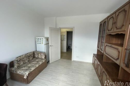 Продажа 3-комн квартиры на вторичном рынке улица Чёрное Озеро