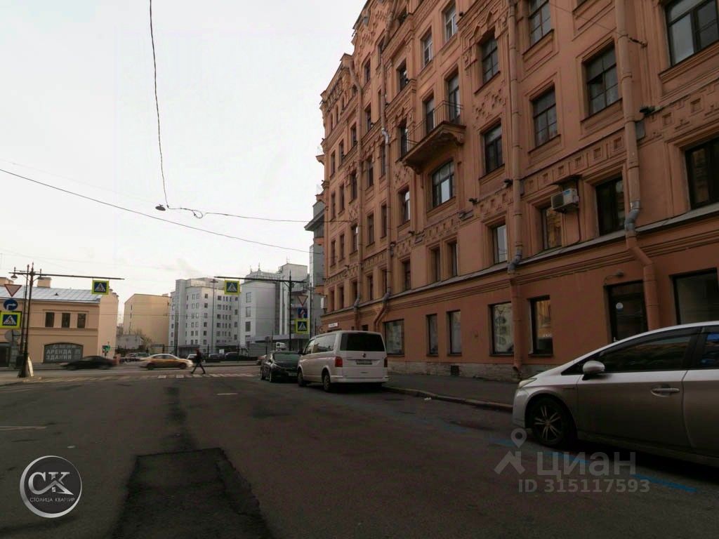 Продажа 2-комн квартиры на вторичном рынке Московский проспект, 63