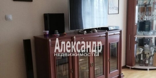 2-комн квартира улица Варвары Петровой,  д. 6