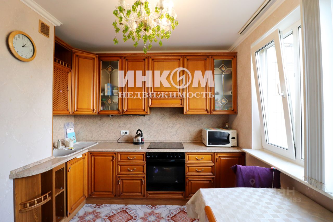 Продажа 3-комн квартиры на вторичном рынке Симферопольский проезд, 14К2