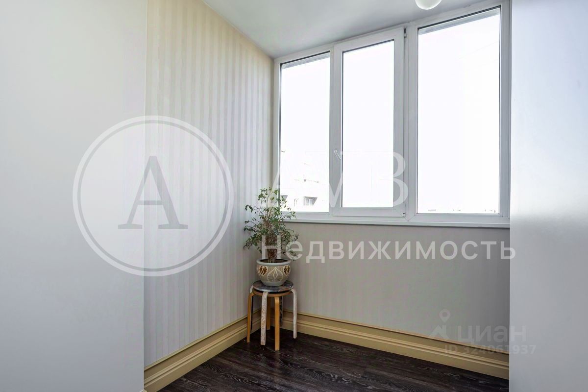 Продажа 3-комн квартиры на вторичном рынке Бухарестская улица, 118к2