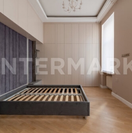 Продажа 5-комн квартиры на вторичном рынке Гоголевский б-р,  д. 23