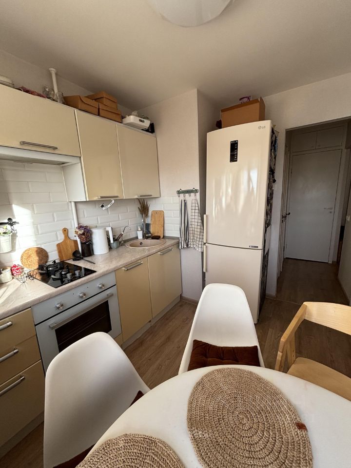 Продажа 2-комн квартиры на вторичном рынке проспект Ветеранов, 23