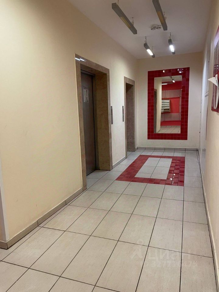 Продажа 3-комн квартиры на вторичном рынке Симферопольский проезд, 18