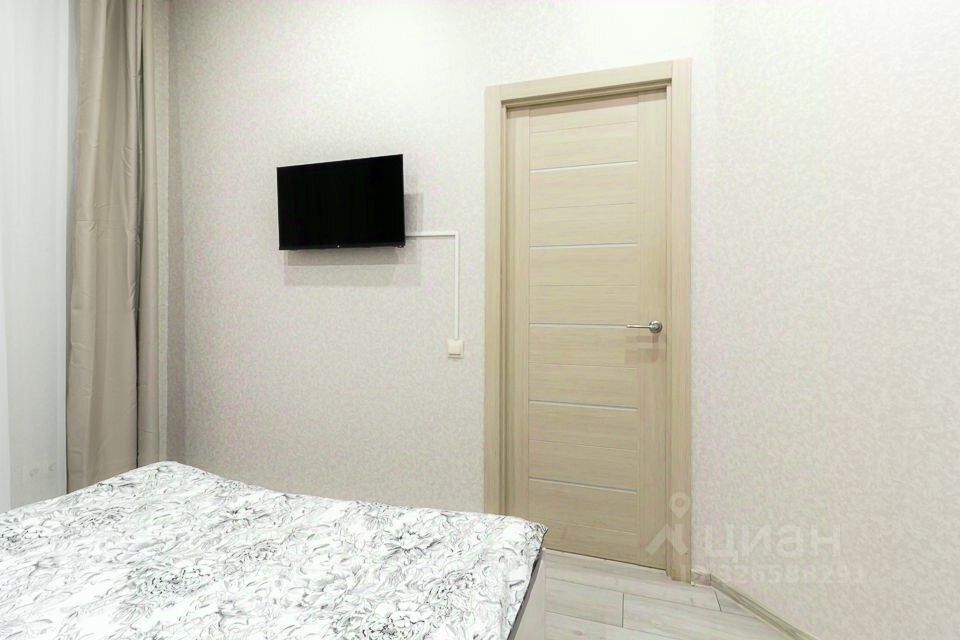 Продажа 2-комн квартиры на вторичном рынке улица Типанова, 3