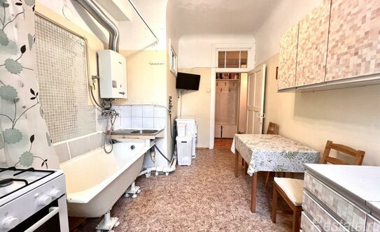 Продажа 2-комн квартиры на вторичном рынке Мантулинская улица,  д. 12