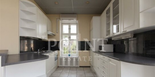 5-комн квартира улица Жуковского,  д. 5