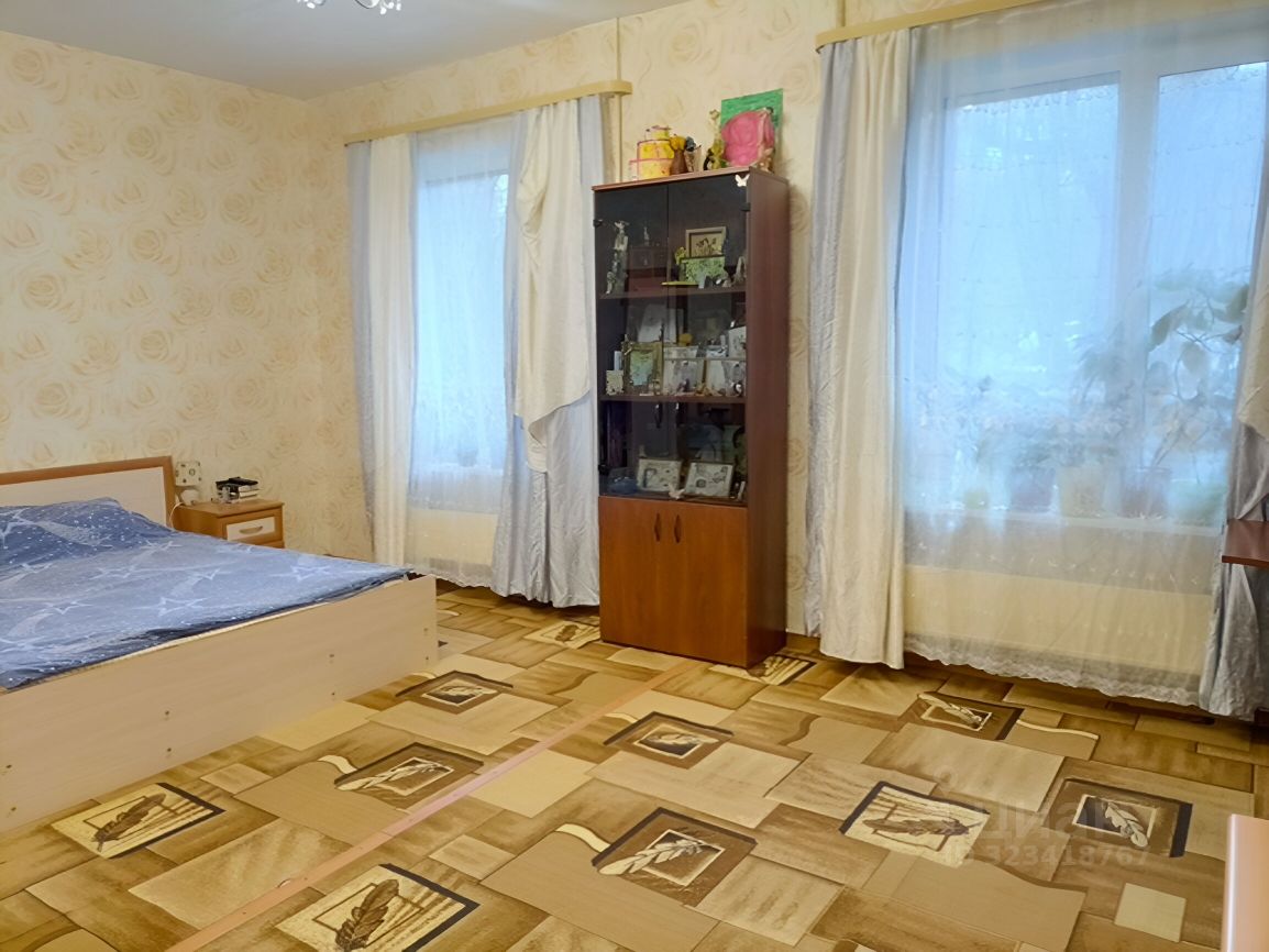 Продажа 3-комн квартиры на вторичном рынке Гатчина, улица Слепнева, 4к4