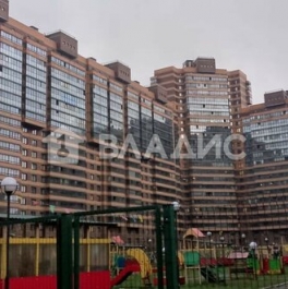 Продажа 3-комн квартиры на вторичном рынке Мурино г, Петровский б-р