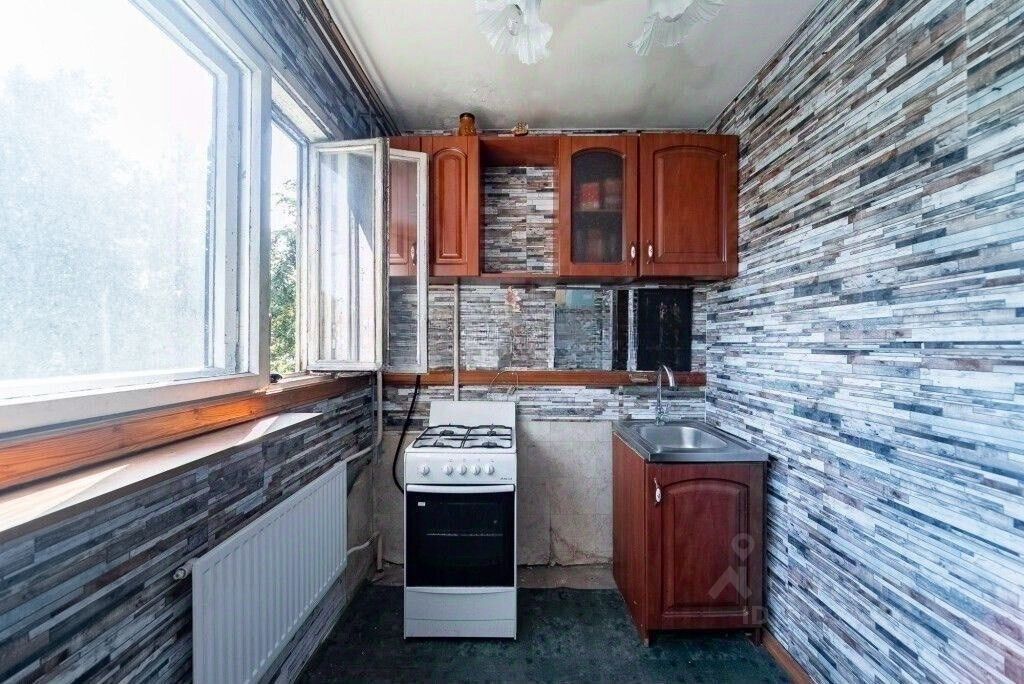 Продажа 3-комн квартиры на вторичном рынке улица Добровольцев, 62К1
