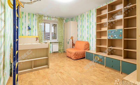 Продажа 4-комн квартиры на вторичном рынке Долгоозёрная улица