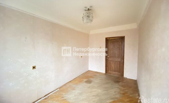 Продажа 3-комн квартиры на вторичном рынке улица Карпинского,  д. 34 к6