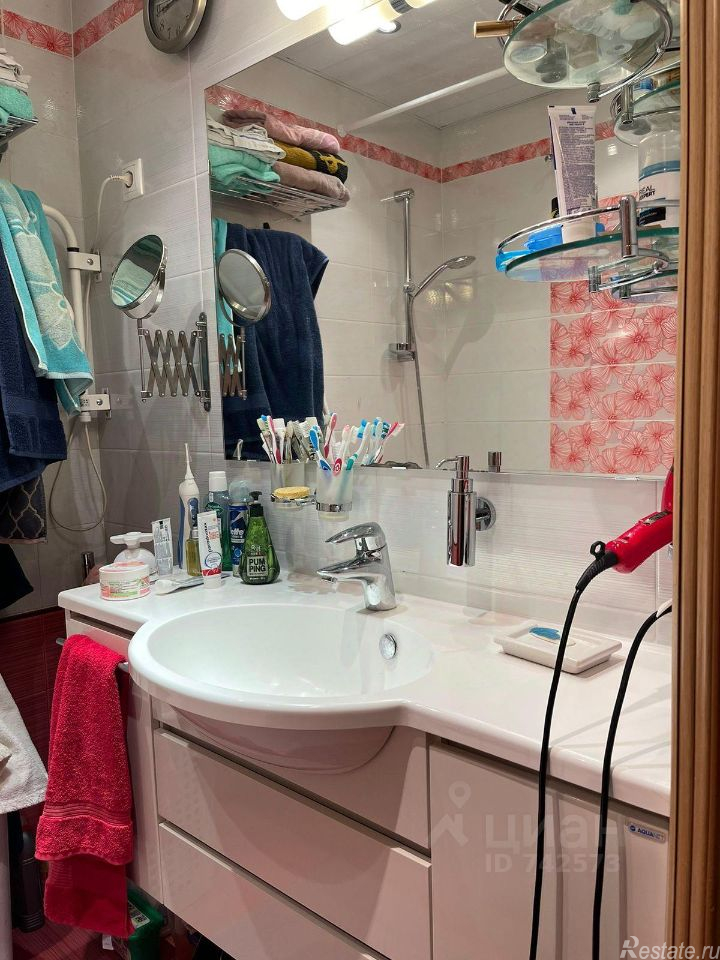 Продажа 3-комн квартиры на вторичном рынке Венёвская улица,  д. 25