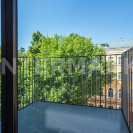 Продажа 4-комн квартиры на вторичном рынке Ордынка М. ул,  д. 19