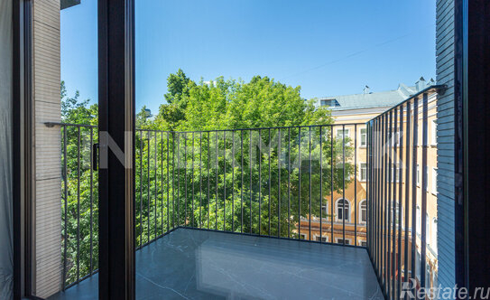 Продажа 4-комн квартиры на вторичном рынке Ордынка М. ул,  д. 19