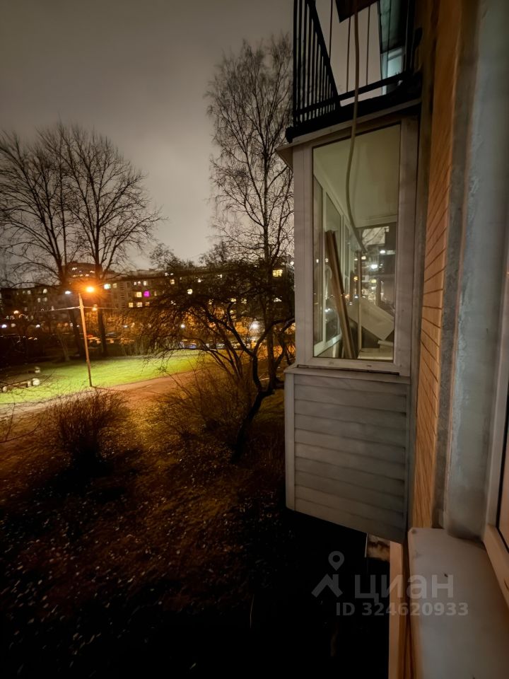 Продажа 2-комн квартиры на вторичном рынке улица Замшина, 35