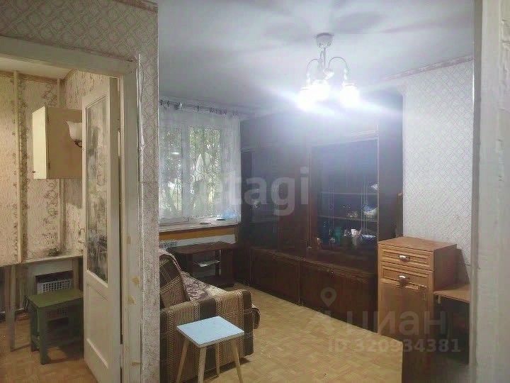 Продажа 1-комн квартиры на вторичном рынке Волхов, Молодежная улица, 18а