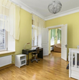 Аренда 3-комн квартиры на вторичном рынке Караванная улица,  д. 11/64