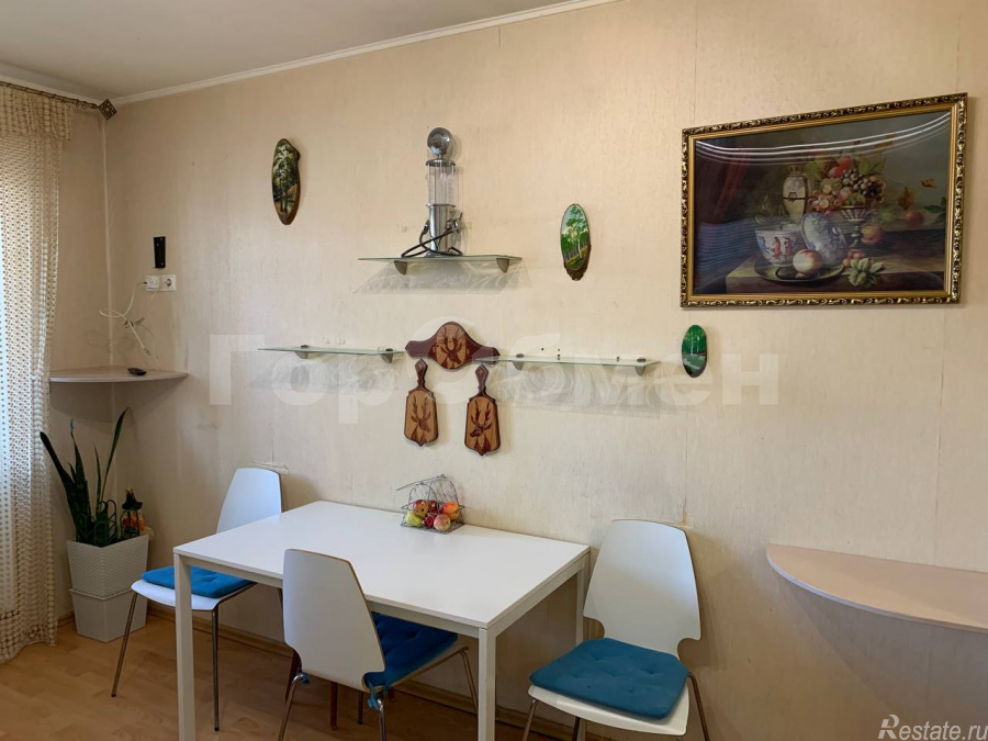 Продажа 2-комн квартиры на вторичном рынке посёлок ВНИИССОК, Рябиновая улица, 1