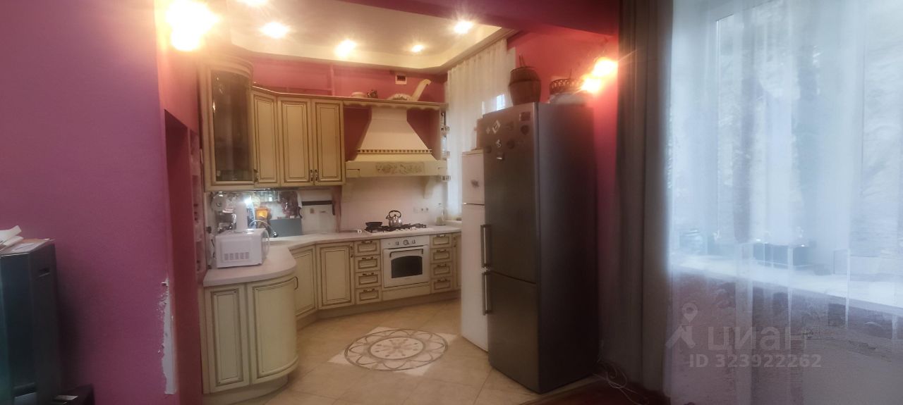 Продажа 3-комн квартиры на вторичном рынке улица Михайлова, 17