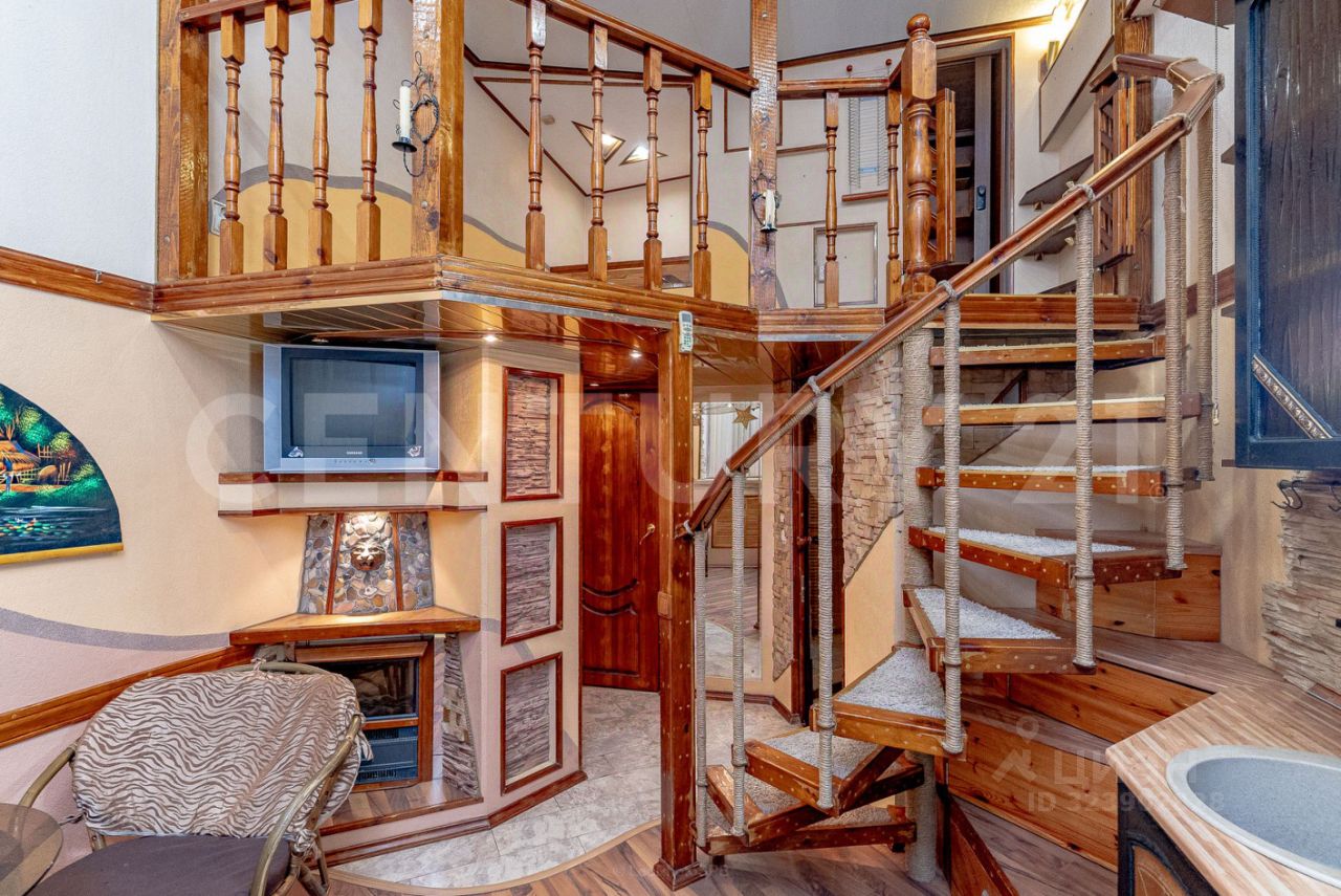 Продажа 3-комн квартиры на вторичном рынке улица Пилотов, 18К4