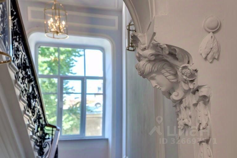 Продажа 3-комн квартиры на вторичном рынке Галерная улица, 40