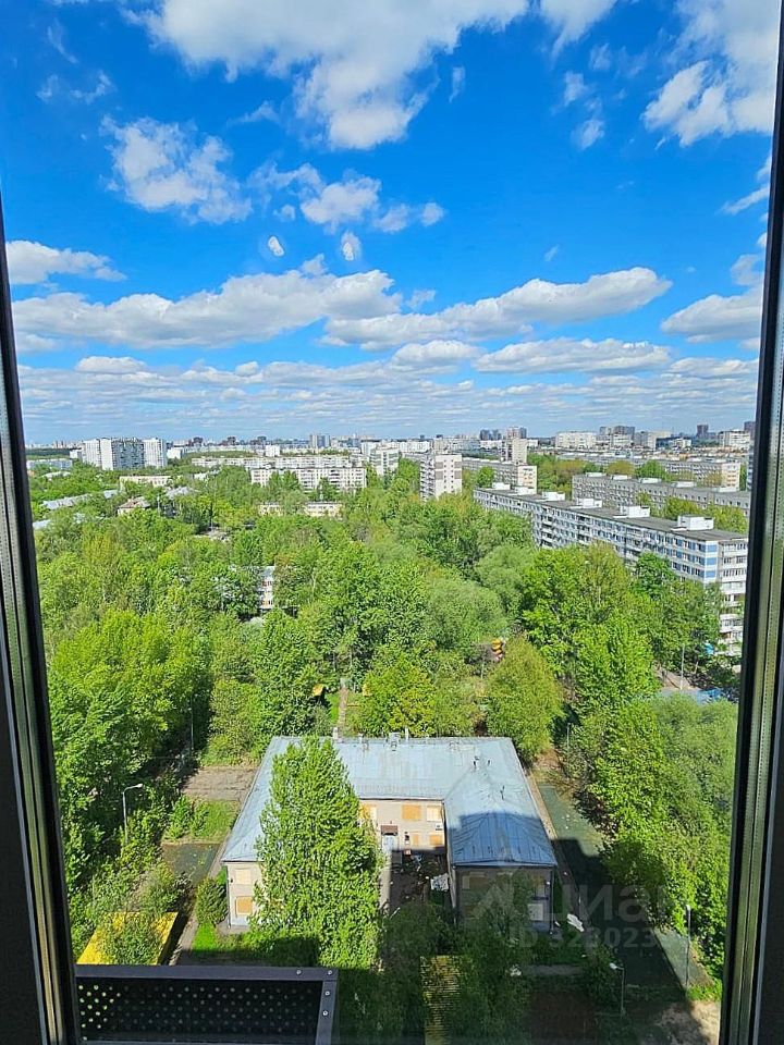 Продажа 3-комн квартиры на вторичном рынке Зеленый проспект, 103