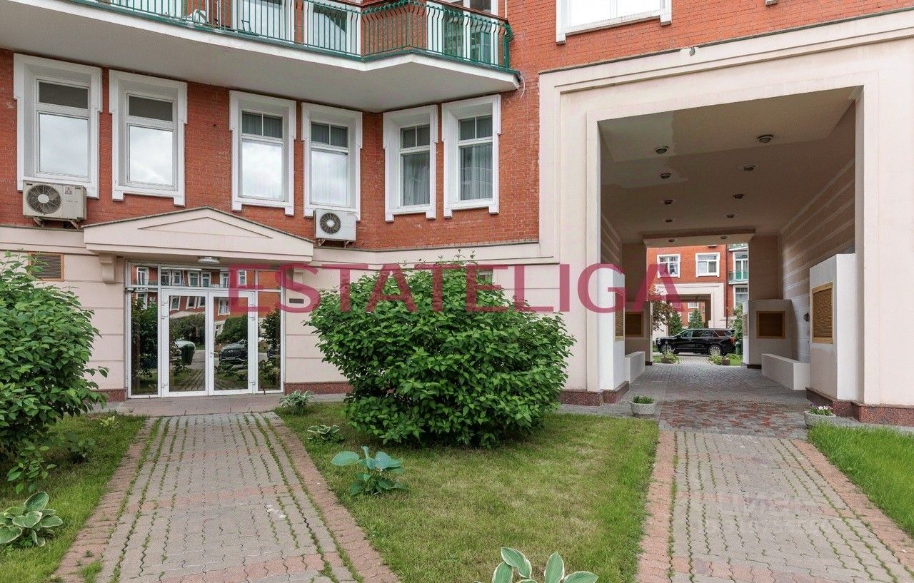 Продажа 4-комн квартиры на вторичном рынке Минская улица, 1А