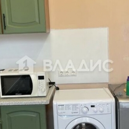 Продажа 2-комн квартиры на вторичном рынке Радужная улица,  д. 3