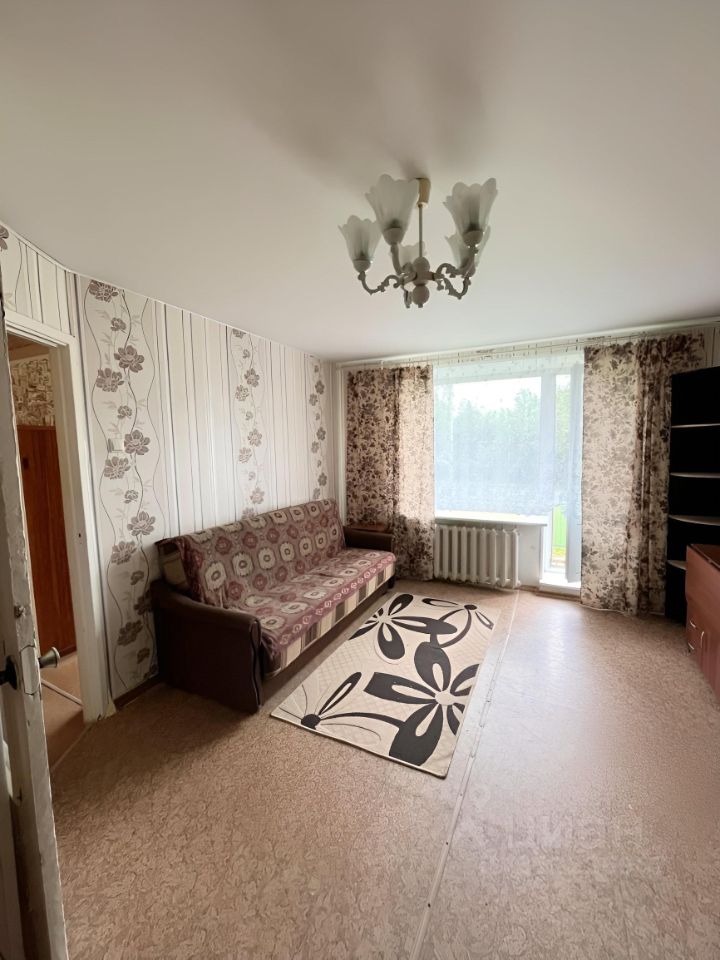 Аренда 1-комн квартиры на вторичном рынке Колпино, Загородная улица, 41к2