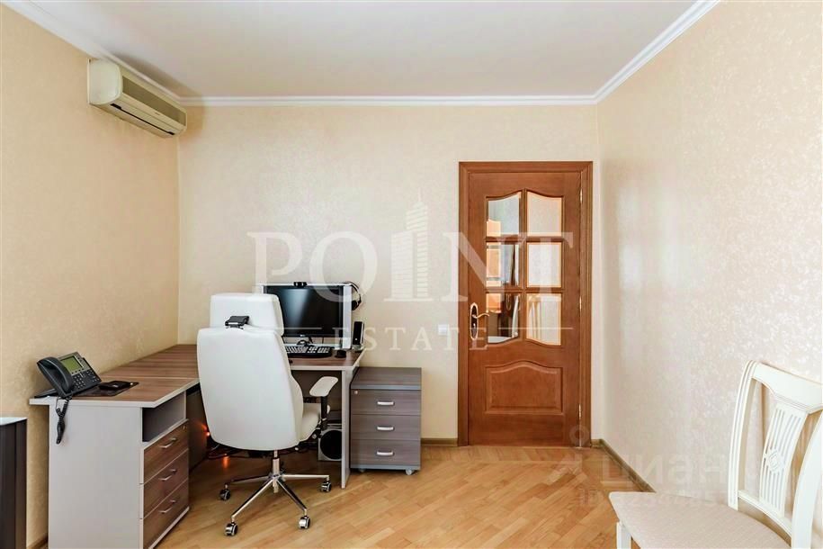 Продажа 3-комн квартиры на вторичном рынке Кутузовский проспект, 8