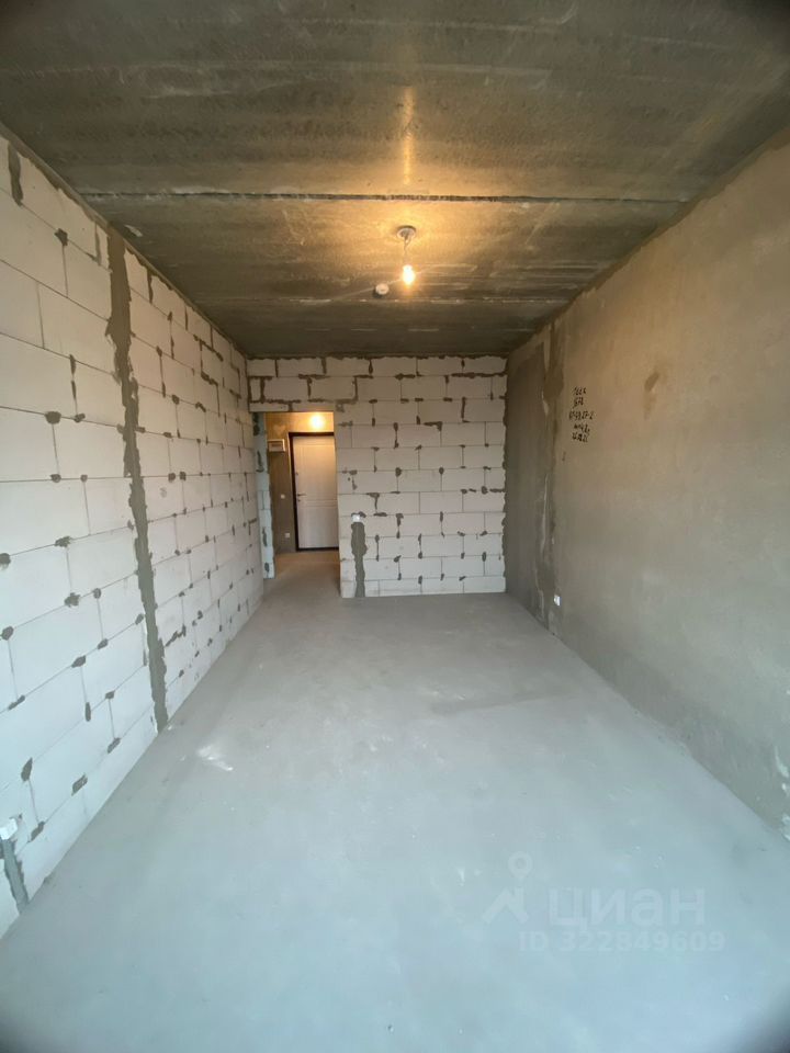Продажа 1-комн квартиры на вторичном рынке Гатчина, бульвар Авиаторов, 5/18