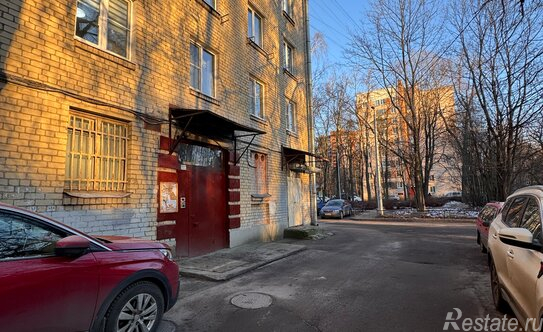 Продажа 3-комн квартиры на вторичном рынке Рашетова улица,  д. 3