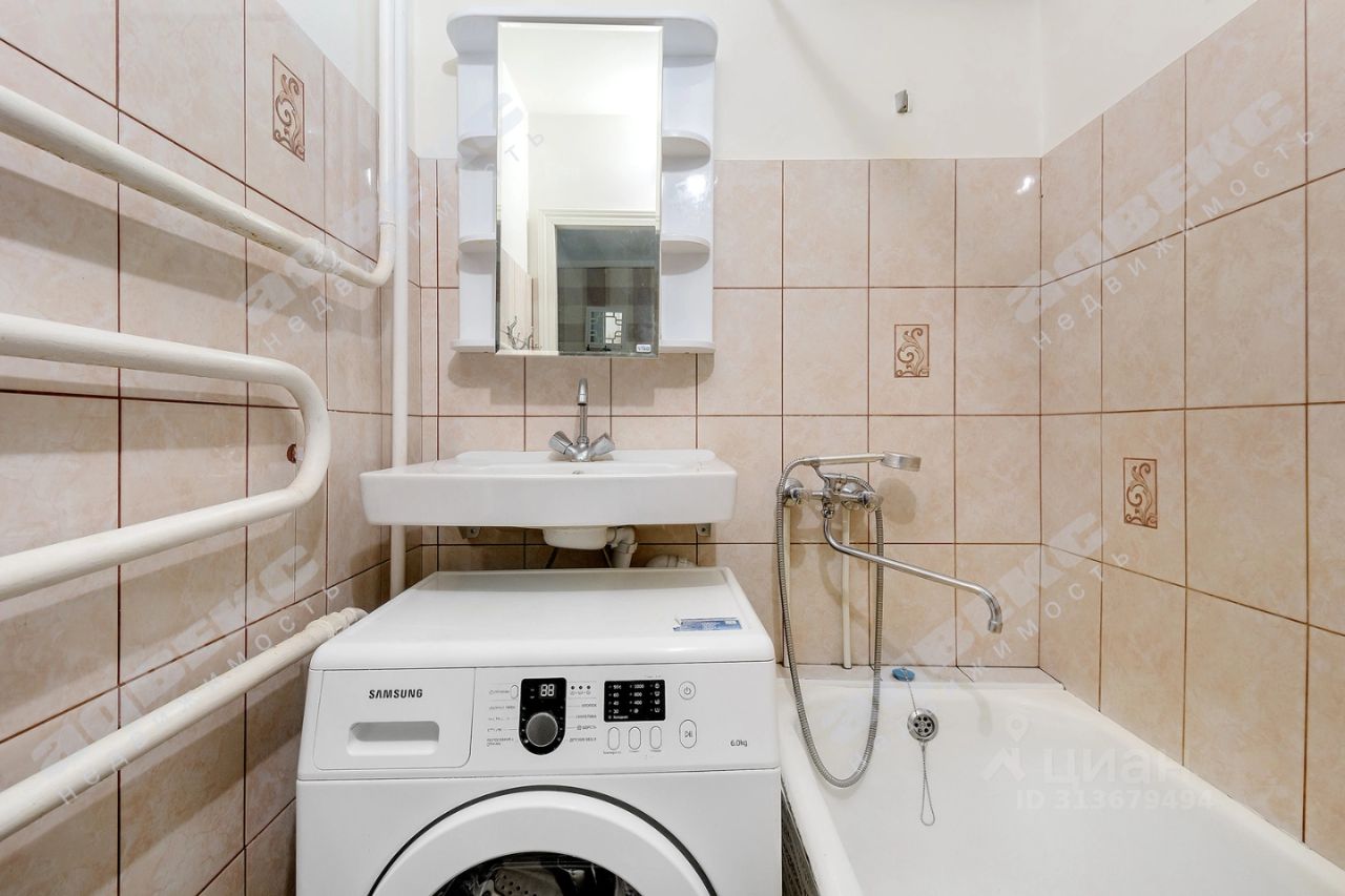 Продажа 2-комн квартиры на вторичном рынке Московский проспект, 86