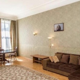 Продажа 5-комн квартиры на вторичном рынке Английский проспект,  д. 26