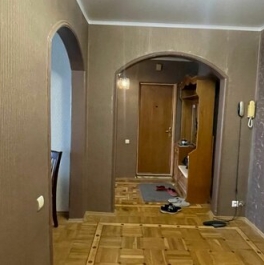 Продажа 3-комн квартиры на вторичном рынке ул Интернациональная,  д. 2