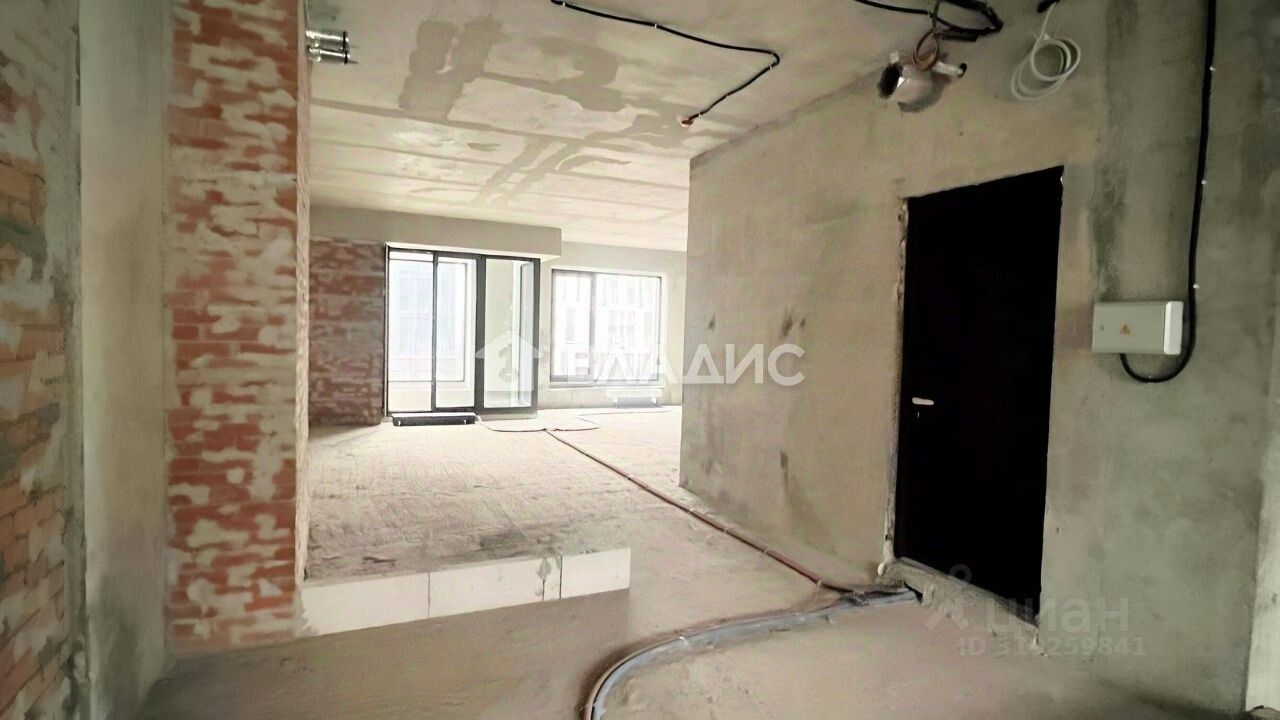 Продажа 3-комн квартиры на вторичном рынке улица Усачева, 15А